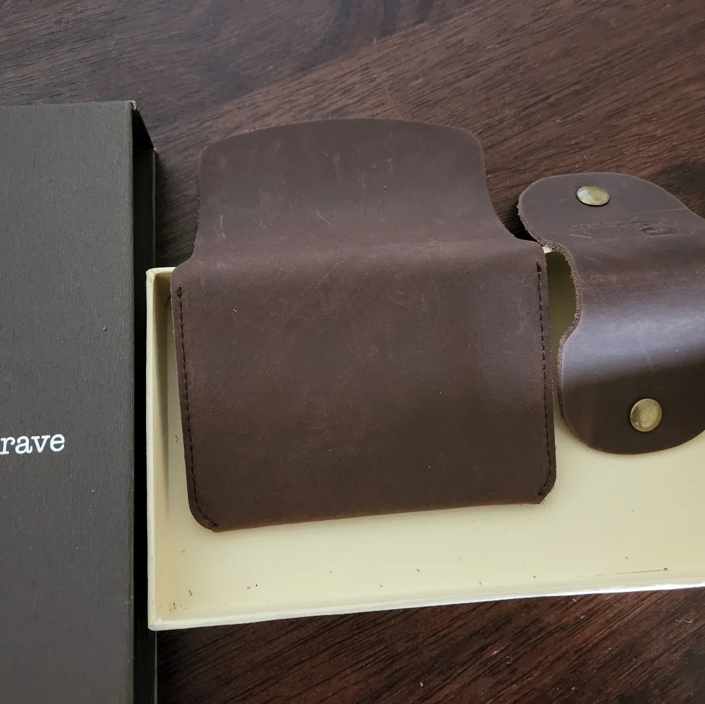 Brave Men's Italian Leather Slim Minimalist Wallet - New in BOX